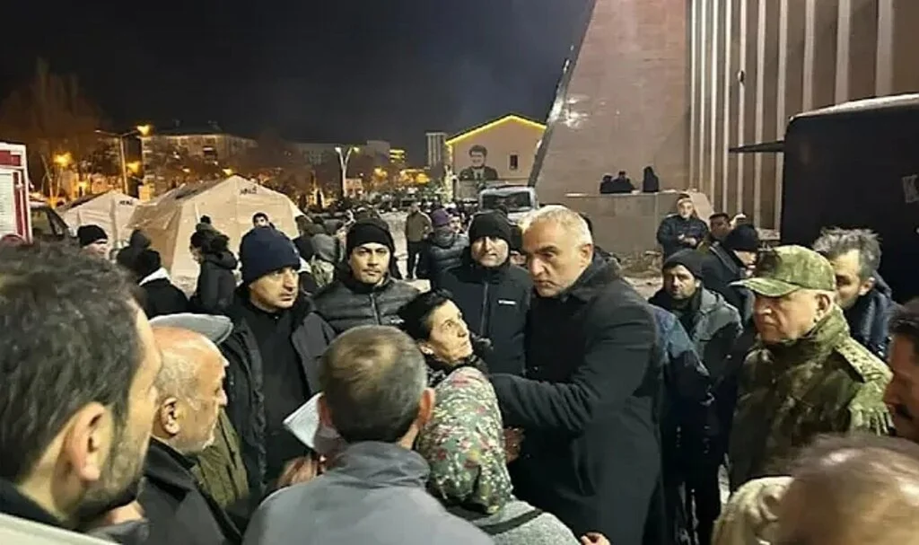 Bakan Mehmet Nuri Ersoy Ölümden Döndü