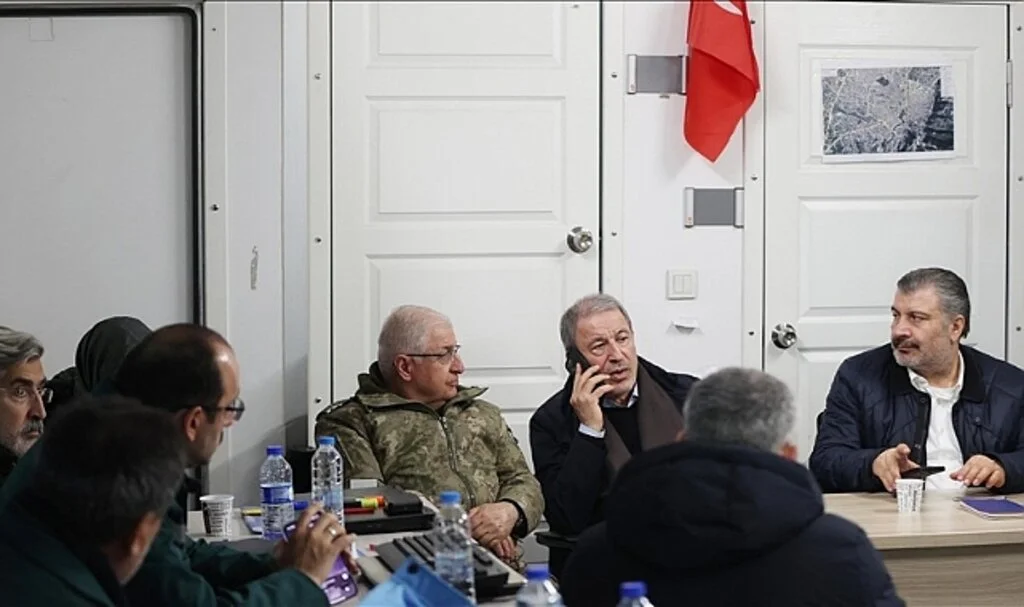 Bakanlar Akar ve Koca, Hatay'daki Depreme Toplantıda Yakalandı