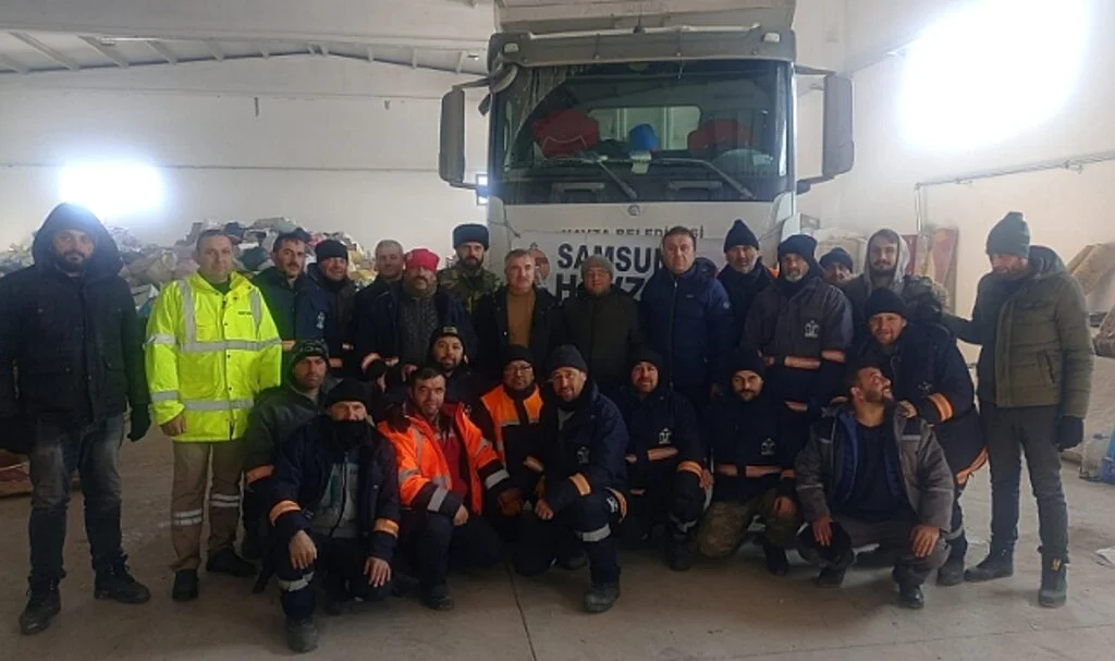 Başkan Özdemir Deprem Bölgesinde 