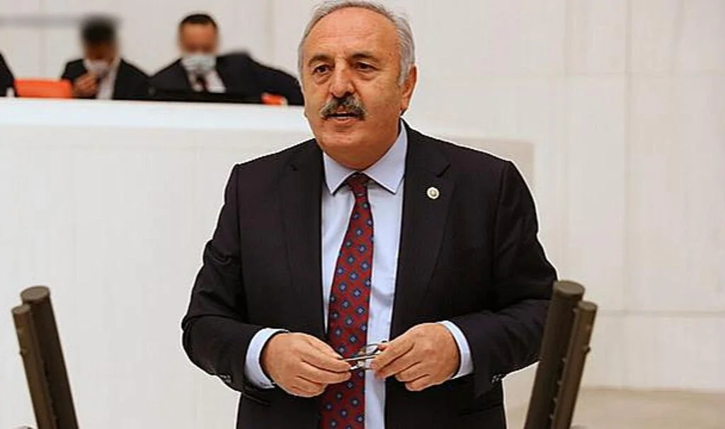 Bedri Yaşar: 'Yurt Sorununu Biz Çözeceğiz'