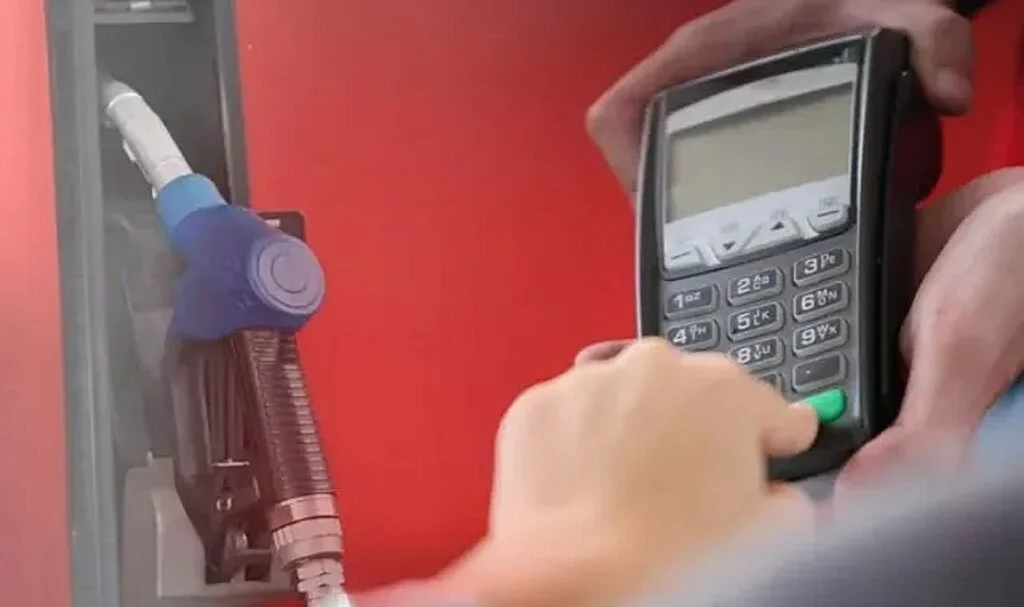 Benzin ve Motorine İndirim Geldi! Akaryakıt Fiyatları 20 Liranın Altını Gördü