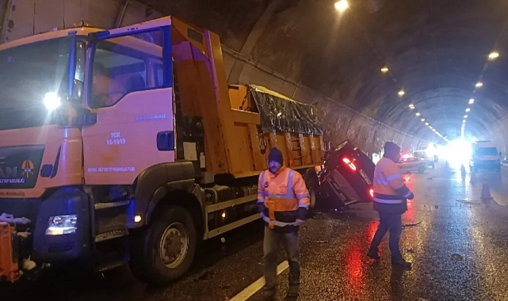 Bolu Dağı Tüneli’nde Ölümlü Kaza! İstanbul Yönü Ulaşıma Kapandı