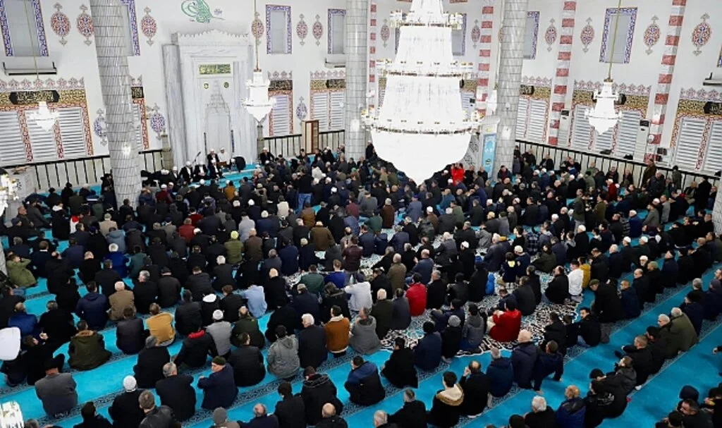 Çarşamba'da Duygu Yüklü Gece