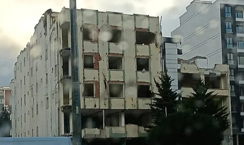 Dedeman Otel'den Açıklama; 'Bina Yıkıldıktan Sonra Otel Yapılacak'