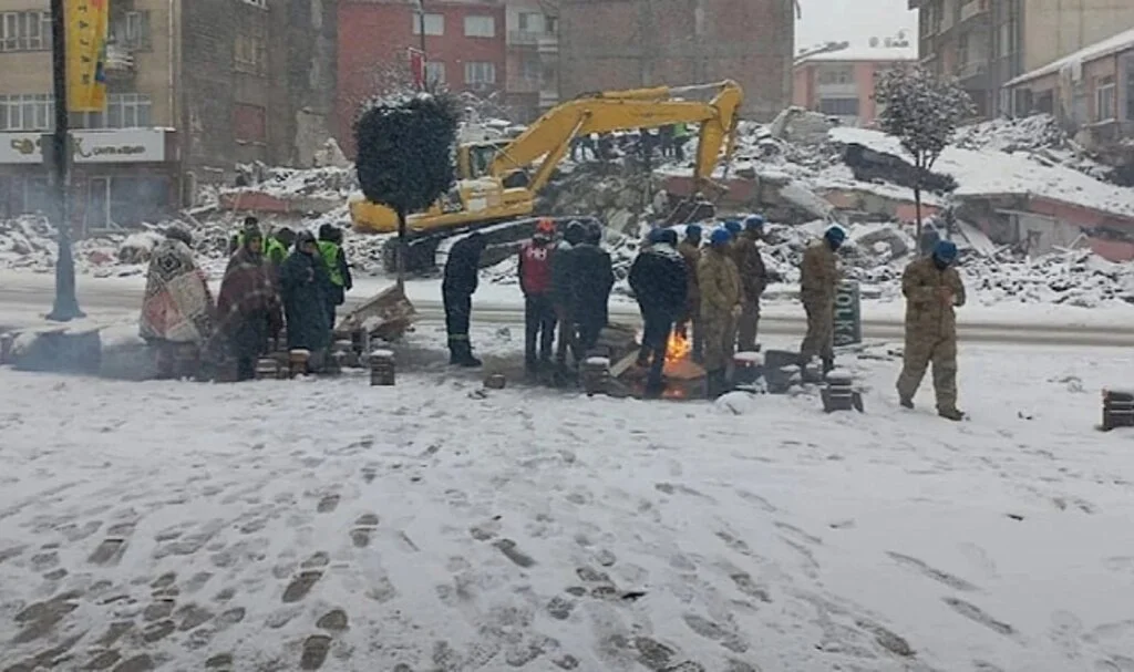 Deprem Bölgesindeki 10 İlde Zorlu Hava Durumu Sürecek