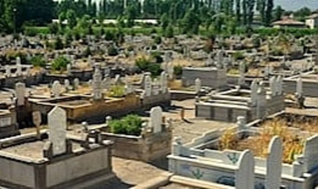 Depremde Eşi ve 2 Çocuğunu Kaybetti, AK Parti’li Belediye Mezar Parası Aldı