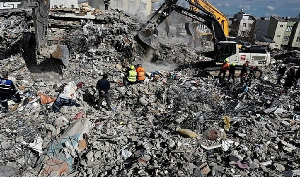 Depremde Yıkılan Özkan Apartmanı’nın Müteahhidi Mehmet Özkan Tutuklandı
