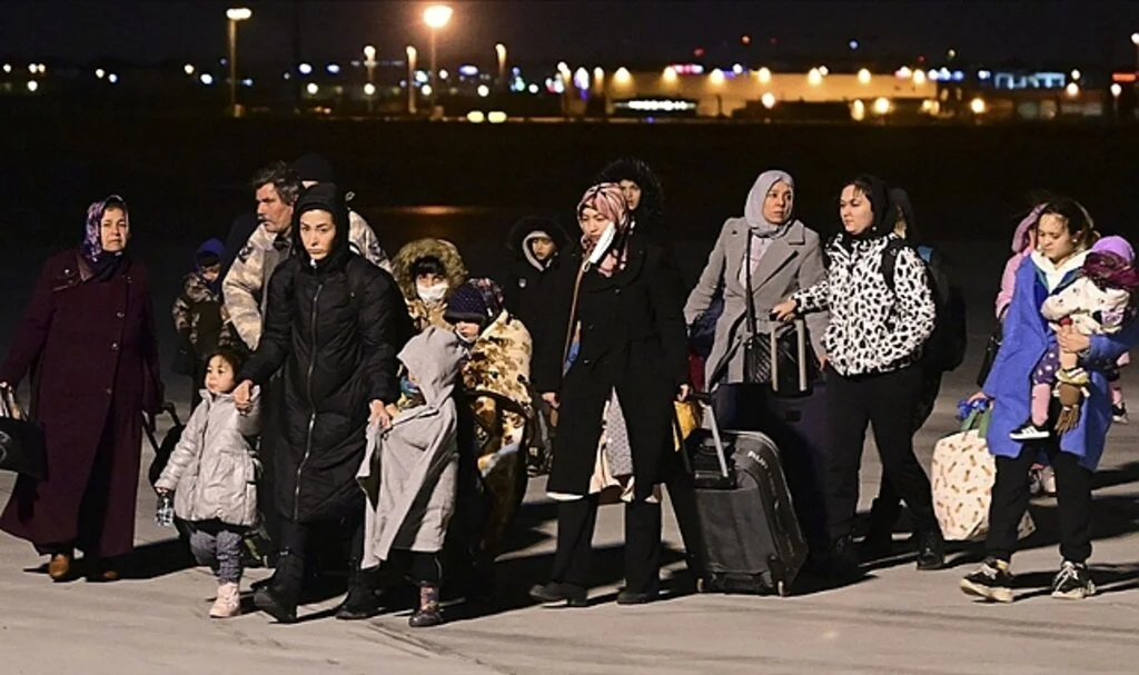 Depremden Etkilenen İllerden 81 Bin 415 Afetzede Tahliye Edildi