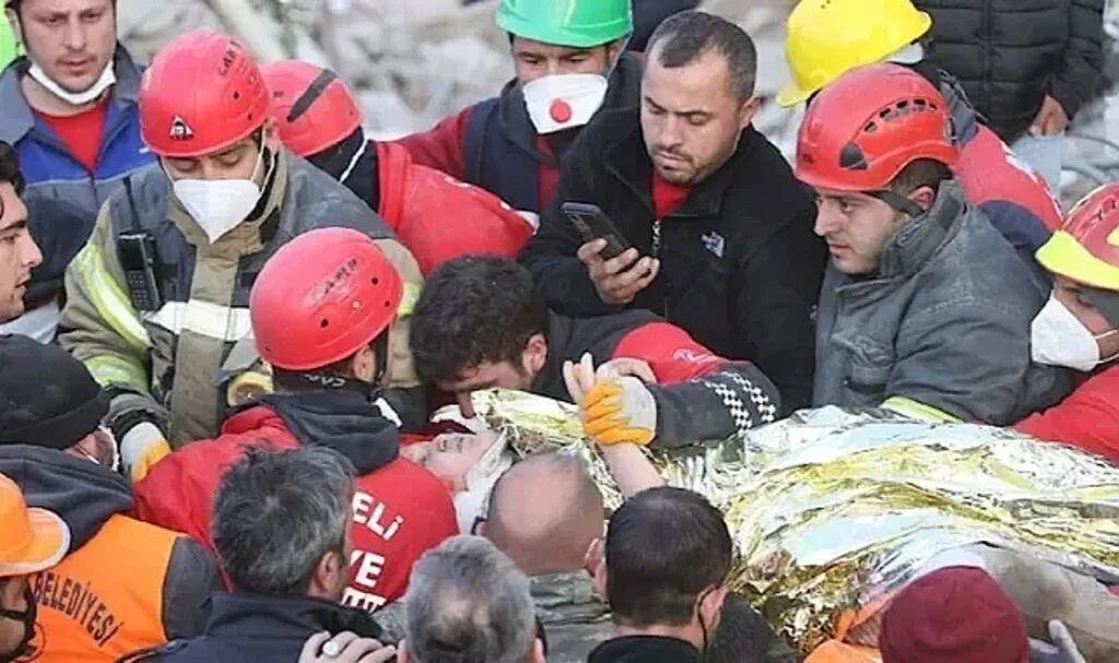 Depremin 182’nci Saatinde 12 Yaşındaki Çocuk Kurtarıldı