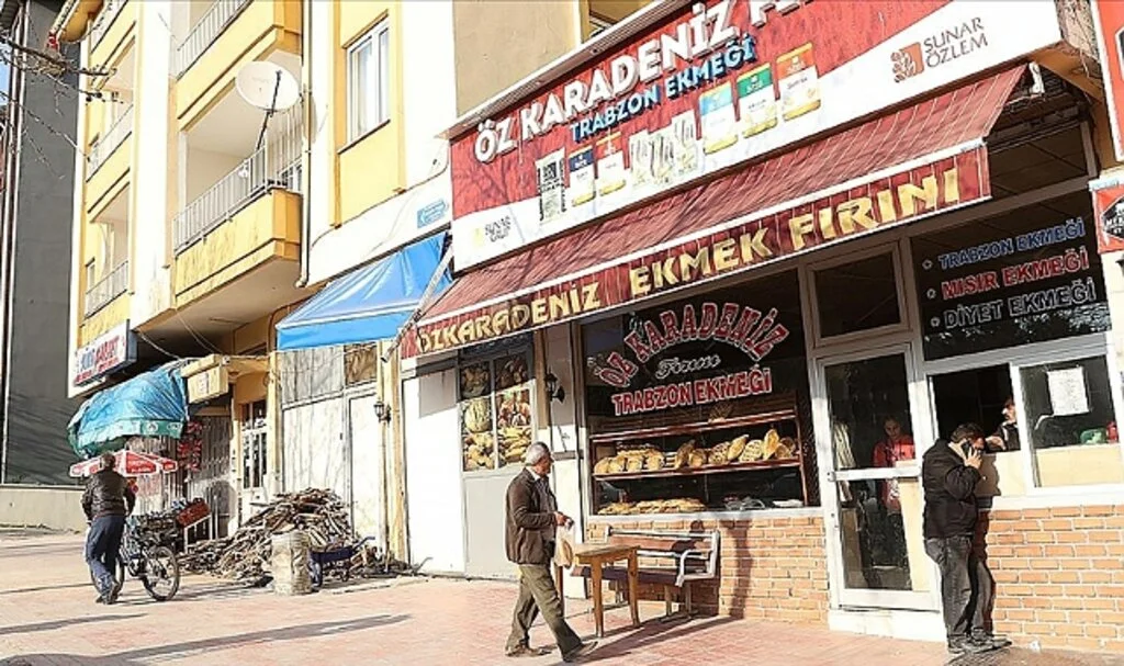 Depremin Merkez Üssü Kahramanmaraş'ta Esnaf Dükkanlarını Açmaya Başladı