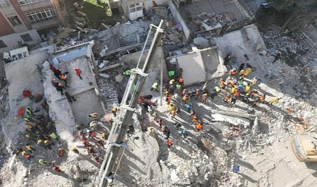 Depremin Vurduğu Şanlıurfa'da 114 Vatandaşın Öldüğü Binalar Böyle Görüntülendi