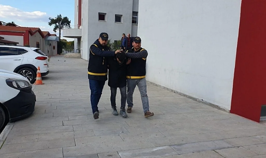 Depremzedelerin Malzemesini Çalan 32 Kişi Tutuklandı