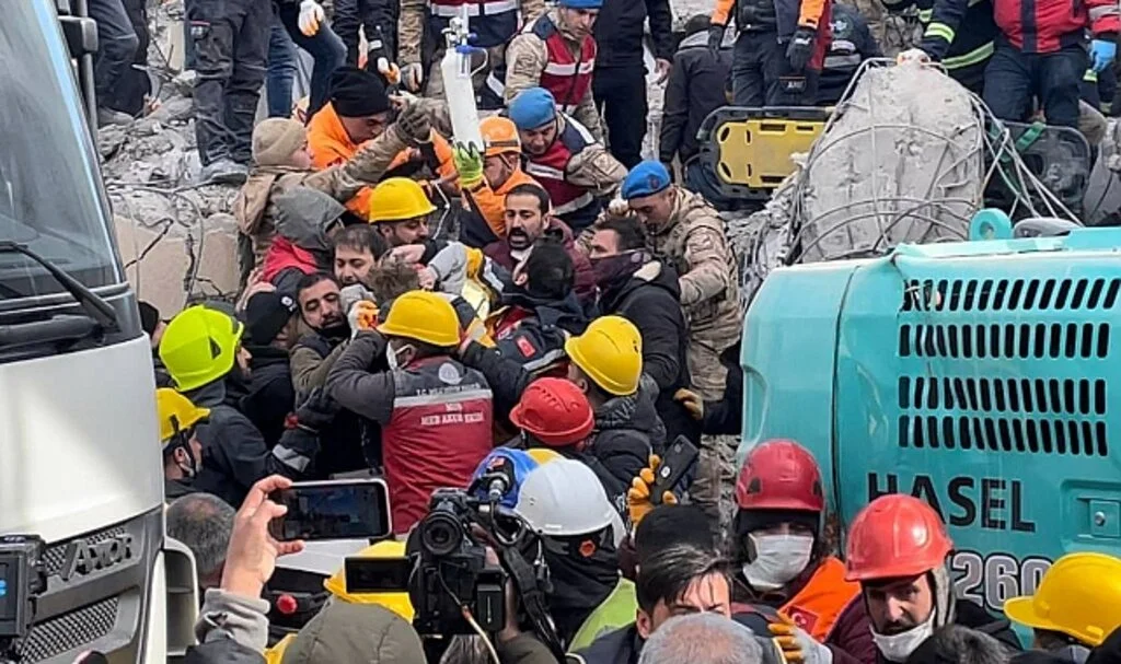 Diyarbakır’da Mucize: 81 Saat Sonra Kurtarıldı