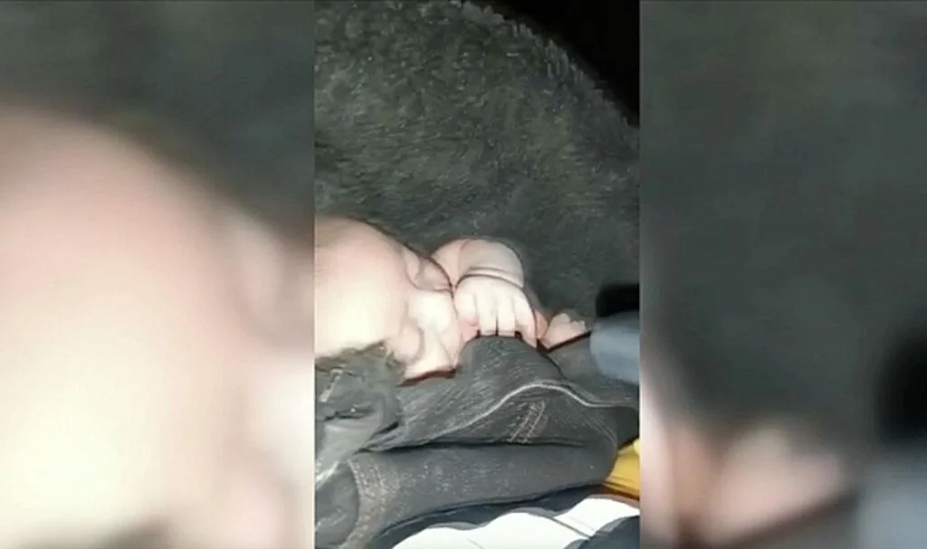 Elbistan'da 48 Saat Sonra Kurtarılan 2 Aylık Bebek Enkazdan Elini Emerek Çıktı