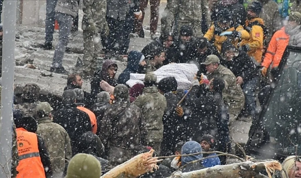 Gaziantep, Malatya, Kilis ve Osmaniye'de Yıkılan Binaların Enkazından 47 Kişi Kurtarıldı