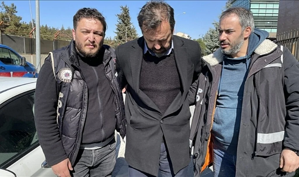 Gaziantep'te Yıkılan Ayşe-Mehmet Polat Sitesi'nin Tutuklu Müteahhidi, Site Sakinlerini Suçladı