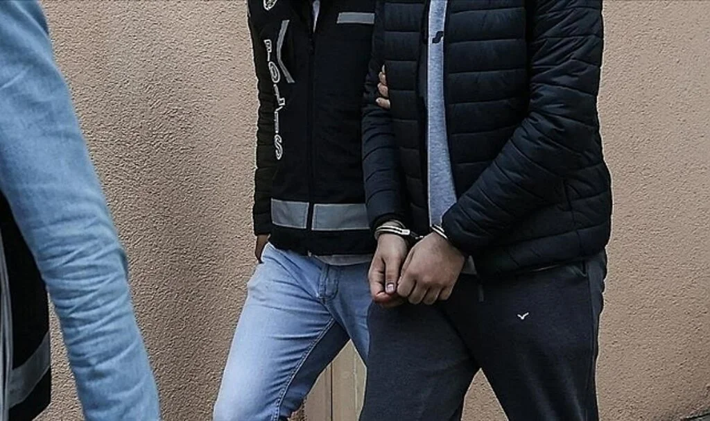 Gaziantep'te Yıkılan Emre Apartmanı'nın Şantiye Şefi ve Fenni Mümessili Nazmi Tosun Gözaltına Alındı