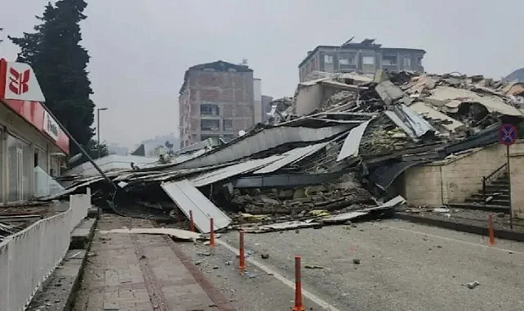 Hatay Belediye Başkanı Savaş: Belediye Binamız Da Artık Yok, İletişim Hâlâ Büyük Problem