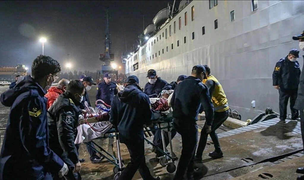 Hatay'da Depremde Yaralananlar TCG İskenderun Gemisine Alınıyor