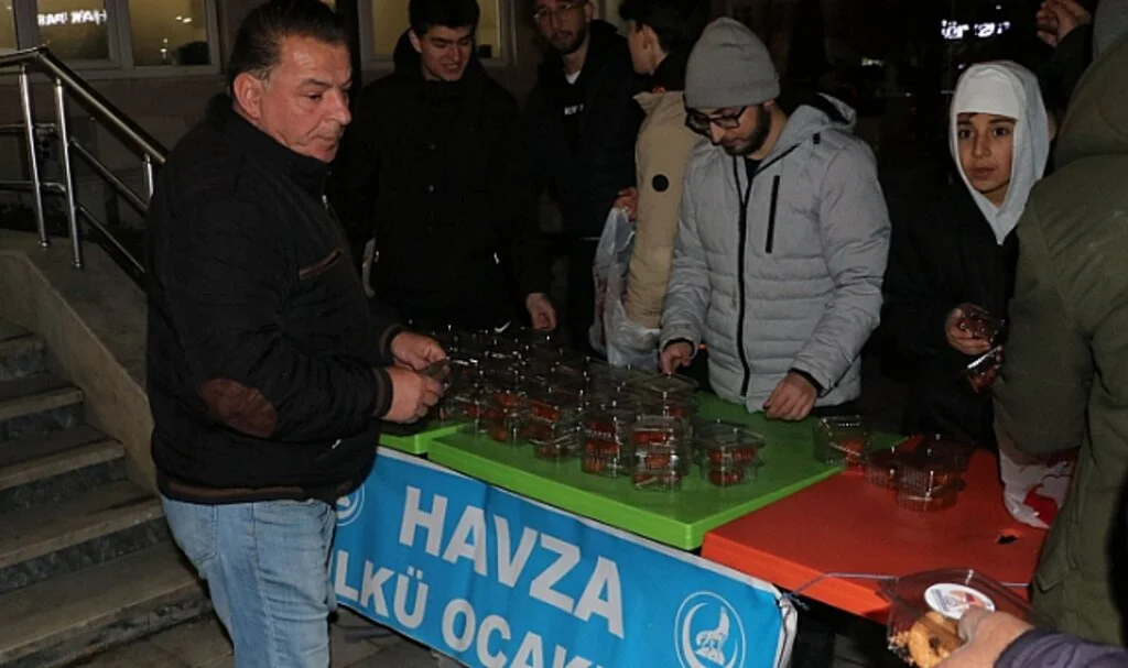 Havza'da Kandil Simidi Dağıtıldı