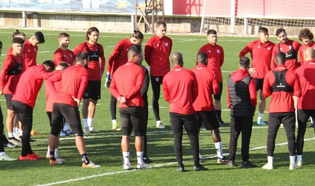 İDMAN YİNE ERTELENDİ