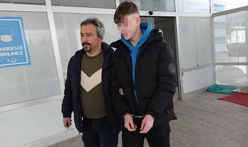 İstanbul'dan Dolandırılan 17 Bin Lira Parayı Samsun'da Bankadan Çekerken Yakalandı