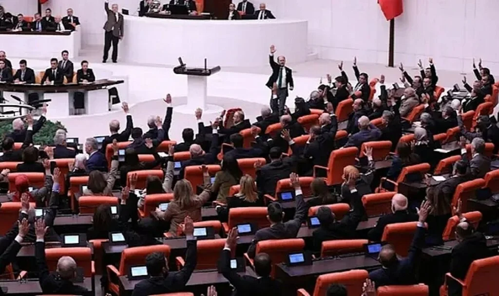 İYİ Parti’nin Önerisine AK Parti ve MHP Yanlışlıkla ‘Evet’ Oyu Verdi