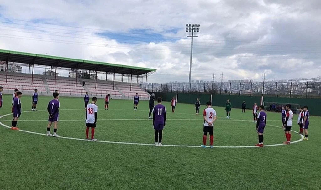 Kadıköyspor depremzede çocuklara kucak açıyor