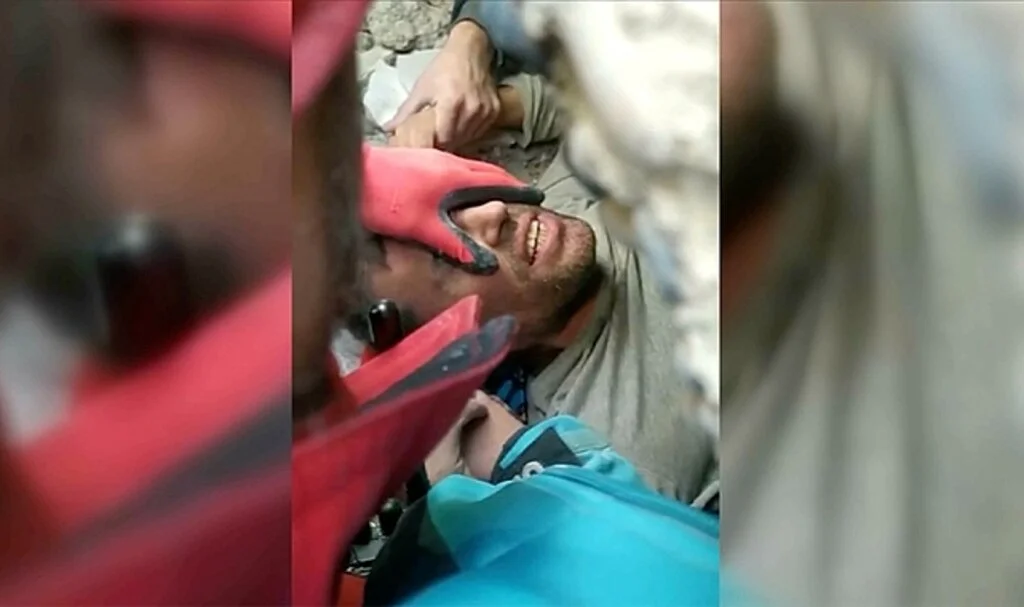 Kahramanmaraş'ta Depremden 104 Saat Sonra Kurtarılan Uzman Çavuş Kur'an-ı Kerim Okudu