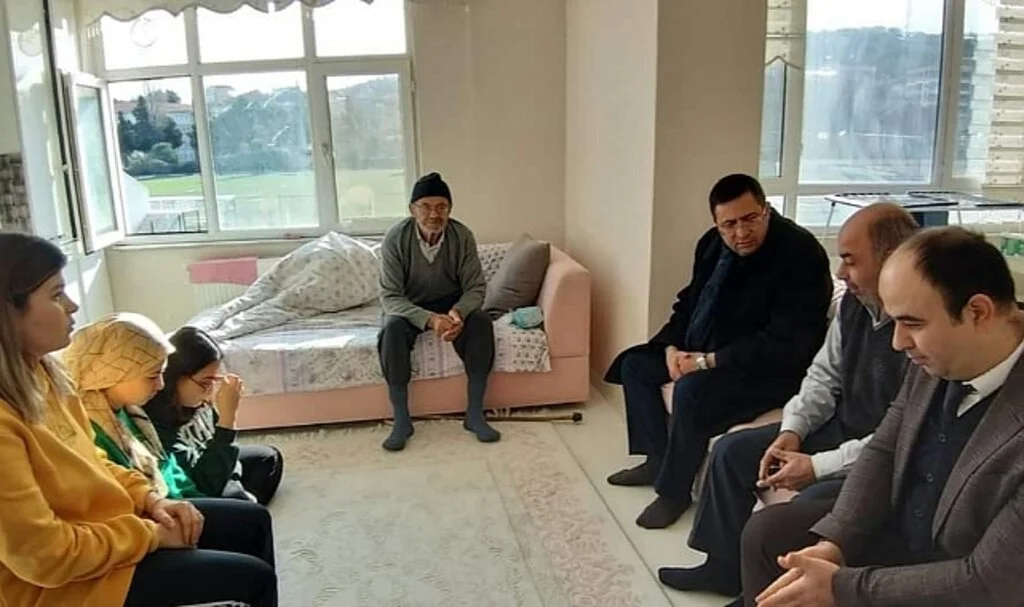 Kaymakam Zaman'dan Deprem Bölgesinden Gelen Ailelere Ziyaret