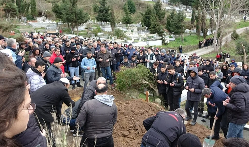 Liseli Kayra'dan Acı Haber  