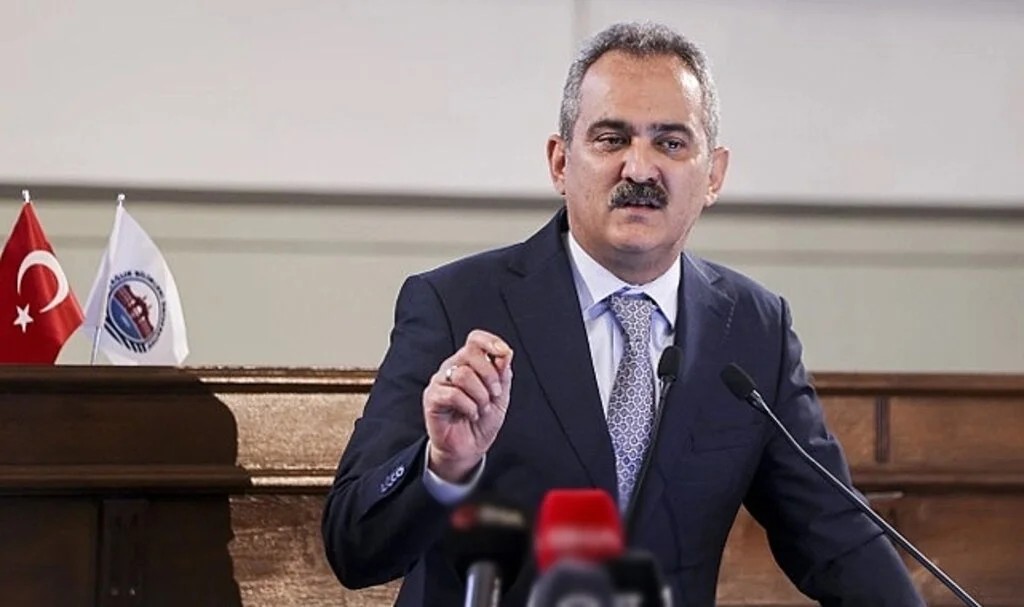 Mahmut Özer; Deprem Bölgelerindeki Öğrenciler İstedikleri İllerdeki Okullara Nakledilecek