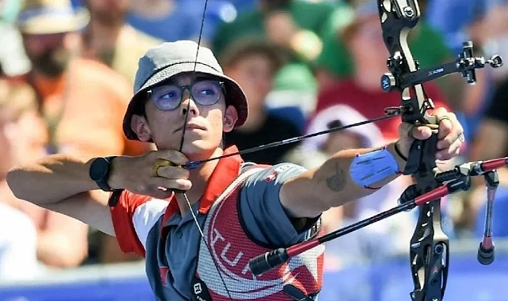Mete Gazoz’a Olimpiyat Altını Getiren Ok, Depremzedeler İçin Satıldı