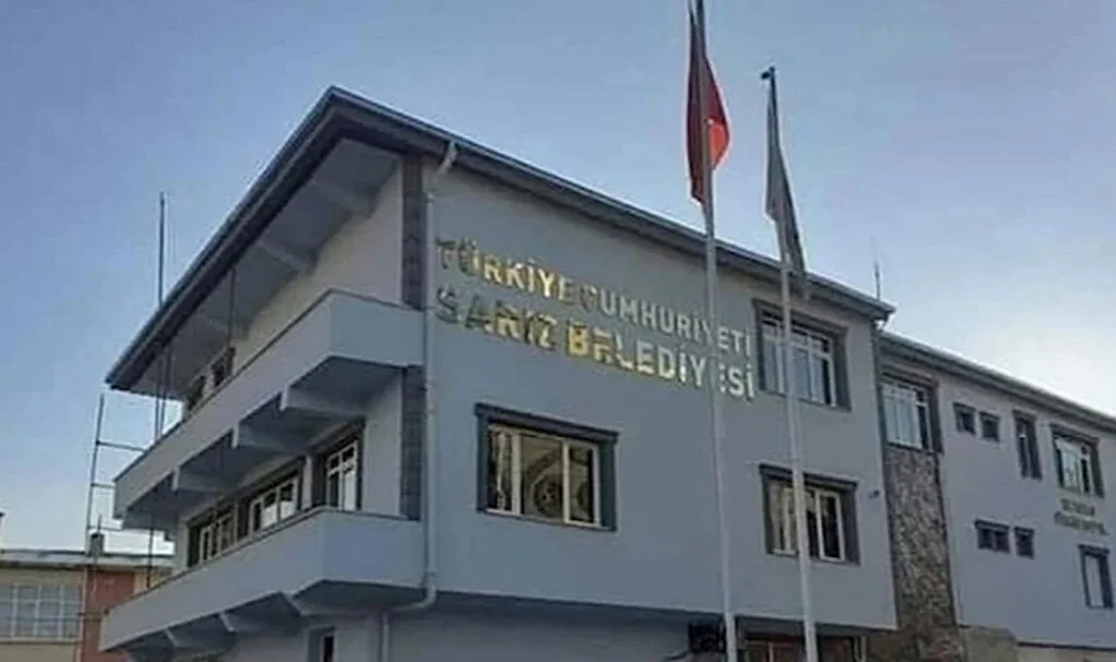 MHP’li Belediyenin 5 Ay Önce Hizmete Açtığı Bina İçin Yıkım Kararı