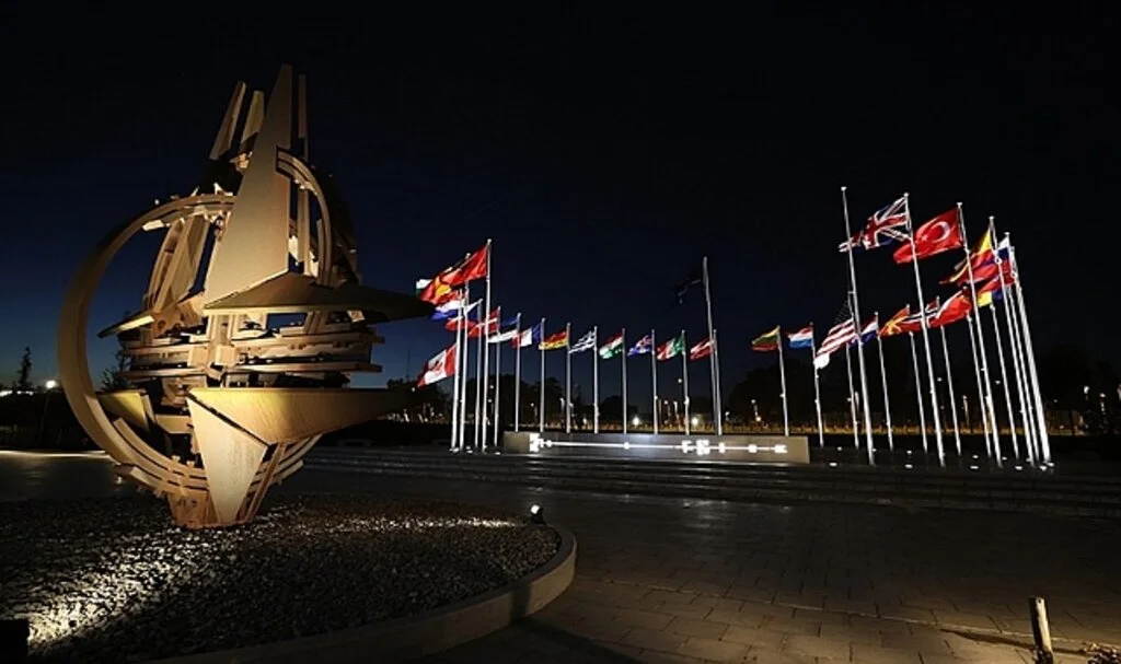 NATO, Depremzedeler İçin Türkiye'ye Konteyner Gönderiyor