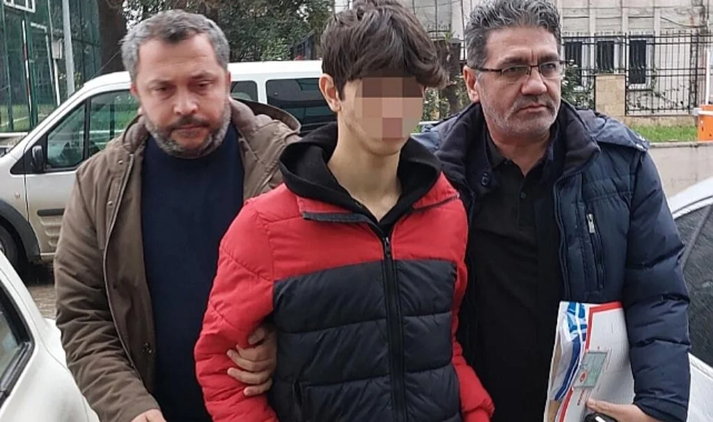 Samsun'da Annesini Darp Eden Ağabeyini Öldüren Lise Öğrencisi Adliyeye Sevk Edildi