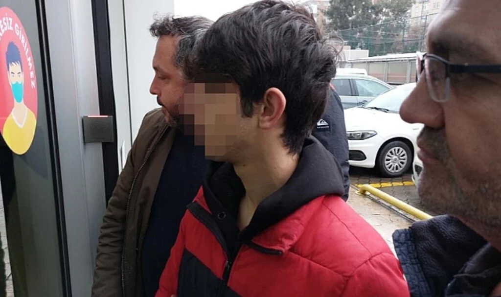 Samsun'da Annesini Darp Eden Ağabeyini Öldüren Lise Öğrencisi Tutuklandı