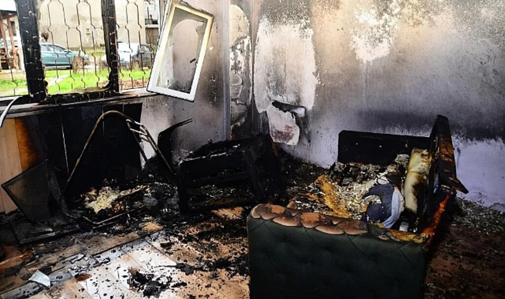 Samsun'da Ev Yangını: Mahsur Kalan 8 Kişi Kurtarıldı