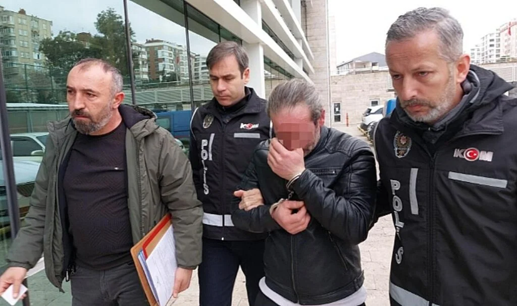 Samsun'da Silah Operasyonu 1 Kalaşnikof, 5 Tabanca : 2 Gözaltı