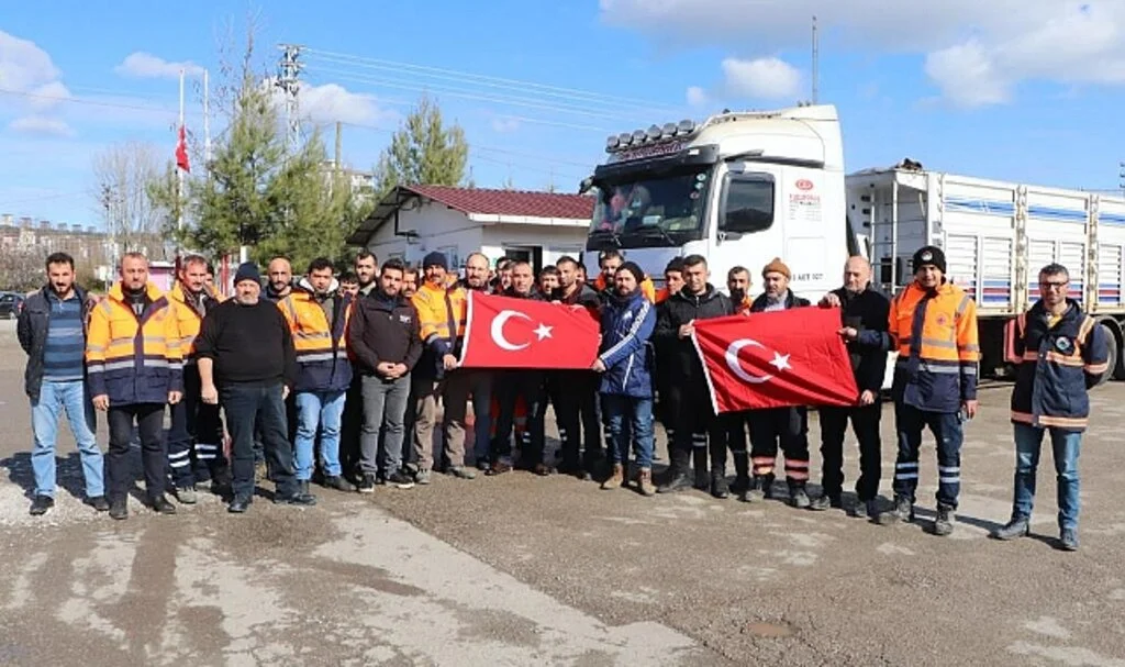 Samsun’da Temizlik Personellerinden Depremzedelere Yürek Isıtan Yardım