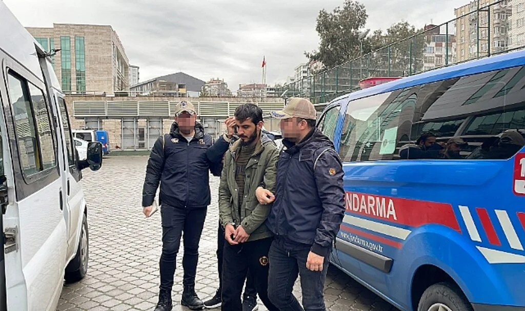 Samsun'da Terör Örgütü DEAŞ'a Yönelik Operasyonda Yakalanan 6 Zanlı Adliyede