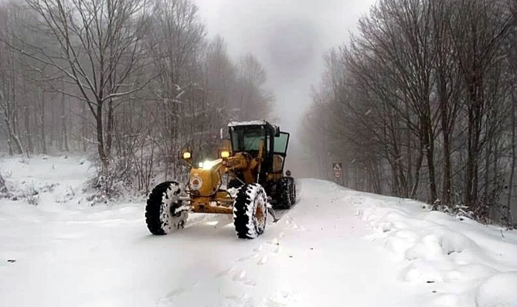 Samsun'da Ulaşıma Kar Engeli: Açılan Yollar Tekrar Kapandı