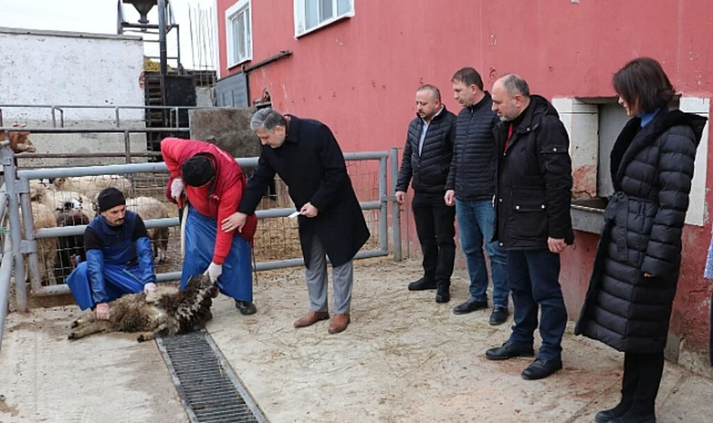 Samsun'dan Deprem Bölgesine Et Yardımı