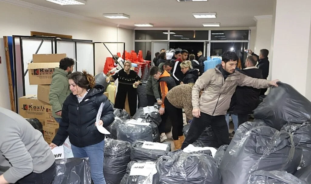 Samsun'dan Deprem Bölgesine Yardım