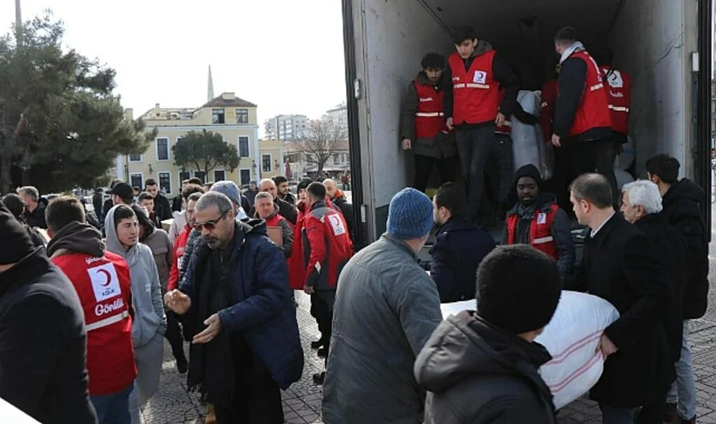 Samsun’dan Deprem Bölgesine Yardım Zinciri: Yabancı Öğrenciler De Destek Verdi