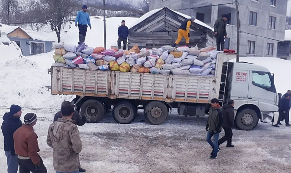 Samsun'dan Depremzedelere Tonlarca Yakacak