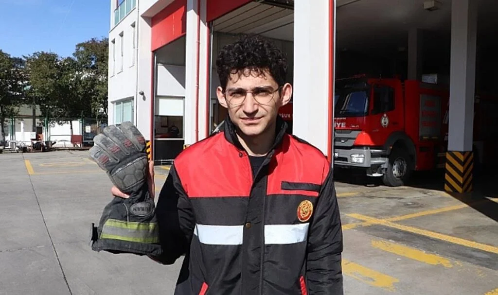Samsun İtfaiye Personelinin ‘Eldiveni’ Kurtuluşun Hikayesi Oldu