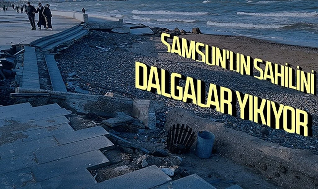 Samsun'un Sahilini  Dalgalar Yıkıyor 