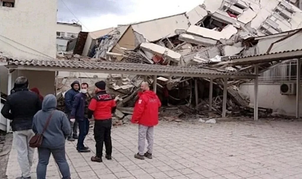 SES: Sağlık Kurumları Acil Denetlenmeli, Sağlık Çalışanlarına Destek Olunmalı