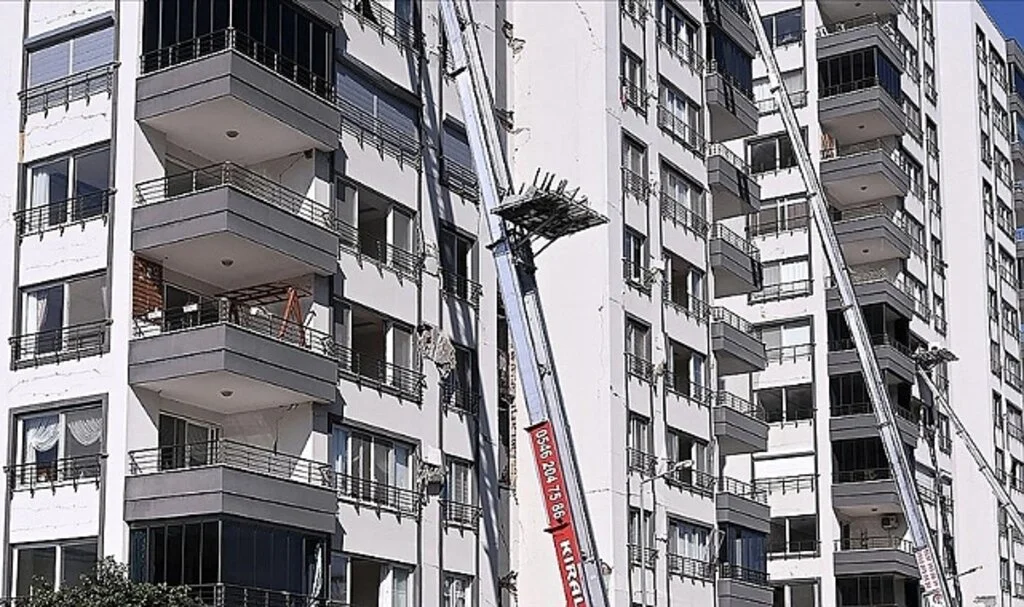 Sigortacılardan Depremzedelere "Az Hasarlı Konutlarda Tespit İçin Acele Etmeyin" Uyarısı